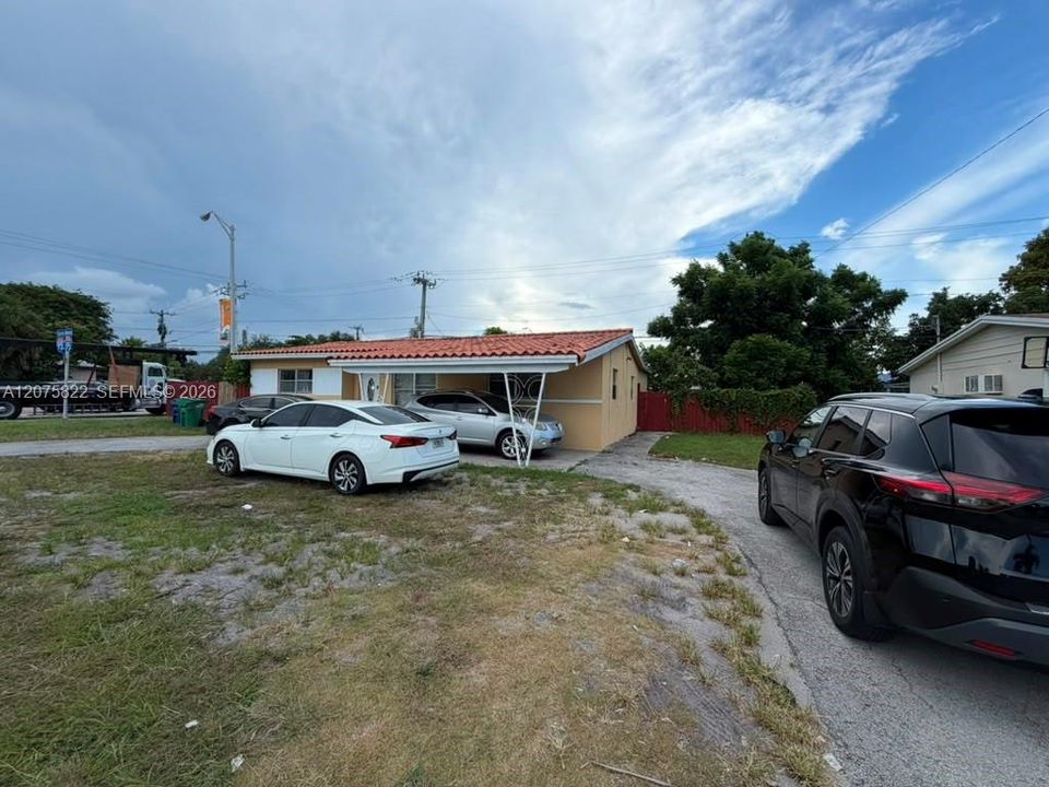 For Rent: $1,500 (1 beds, 1 baths, 1627 Square Feet)
