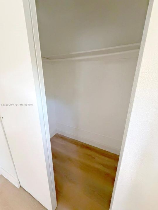 For Rent: $1,500 (1 beds, 1 baths, 1627 Square Feet)