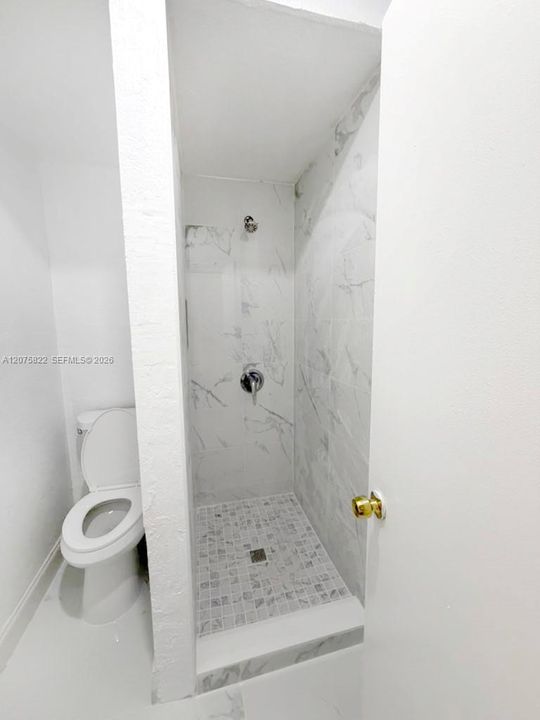 For Rent: $1,500 (1 beds, 1 baths, 1627 Square Feet)