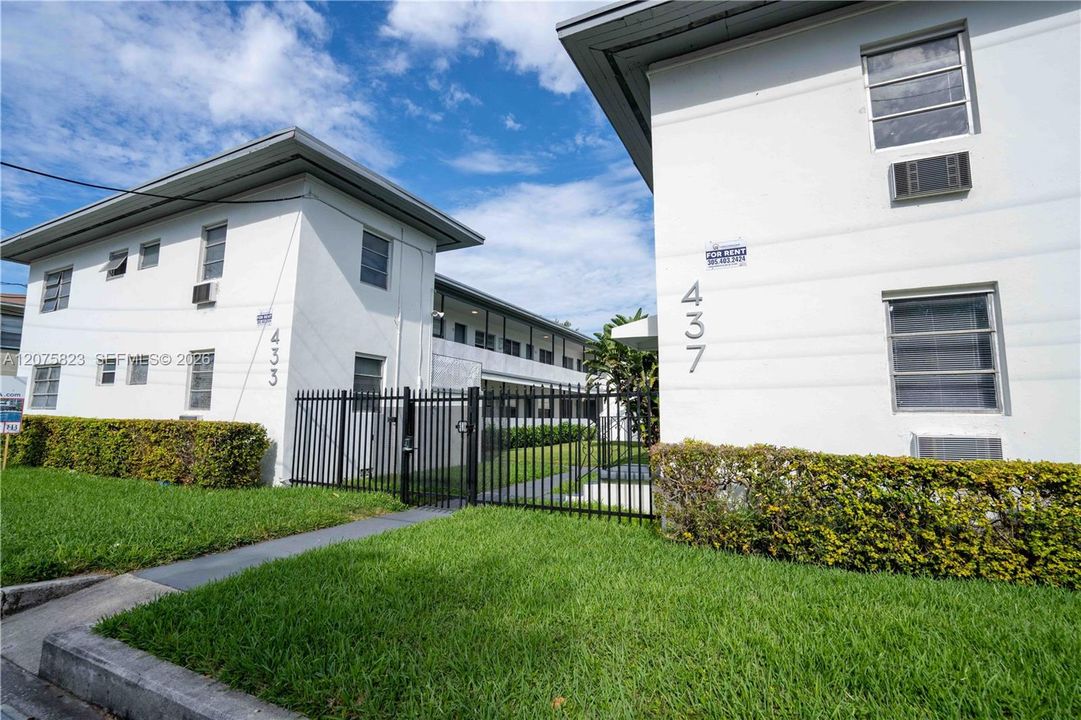 For Rent: $1,675 (1 beds, 1 baths, 550 Square Feet)