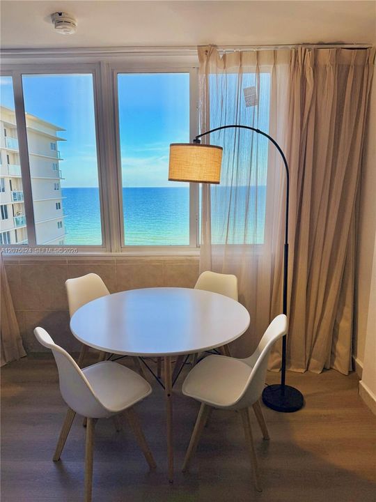 For Rent: $2,100 (0 beds, 1 baths, 420 Square Feet)