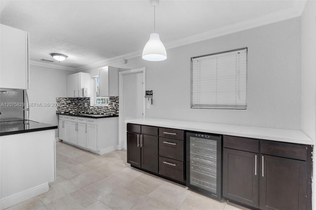 For Rent: $3,100 (3 beds, 2 baths, 1300 Square Feet)