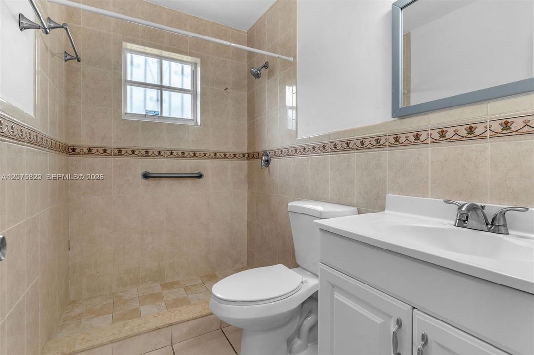For Rent: $3,100 (3 beds, 2 baths, 1300 Square Feet)