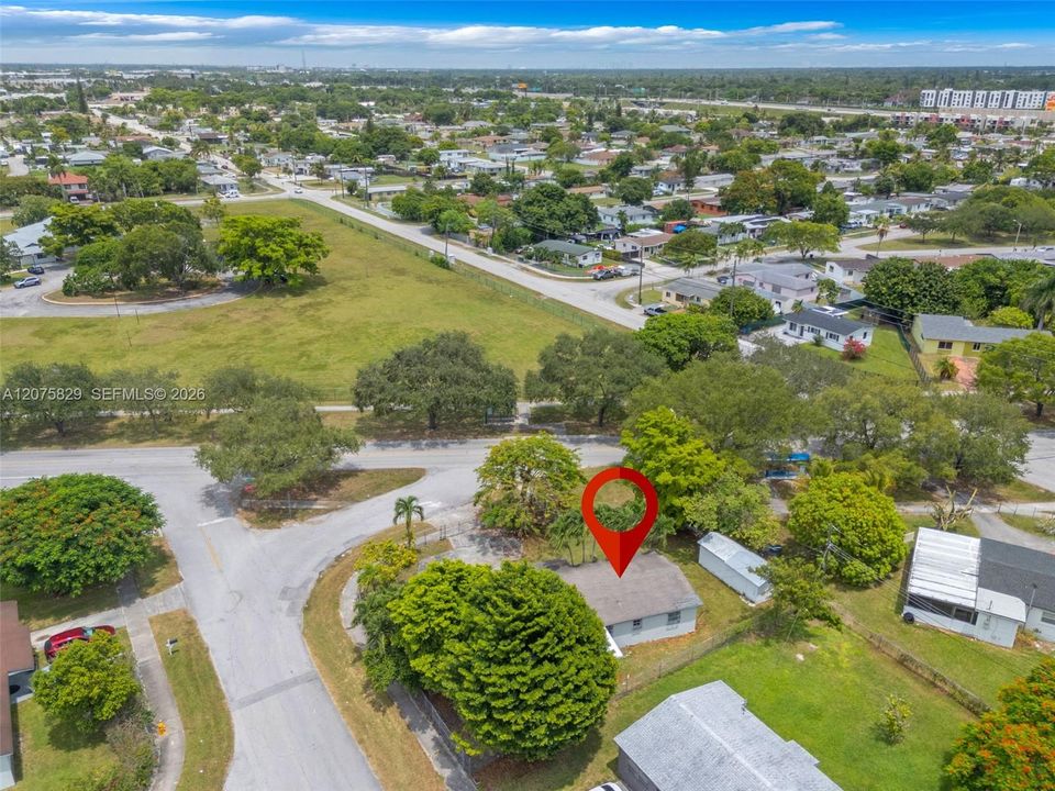 For Rent: $3,100 (3 beds, 2 baths, 1300 Square Feet)