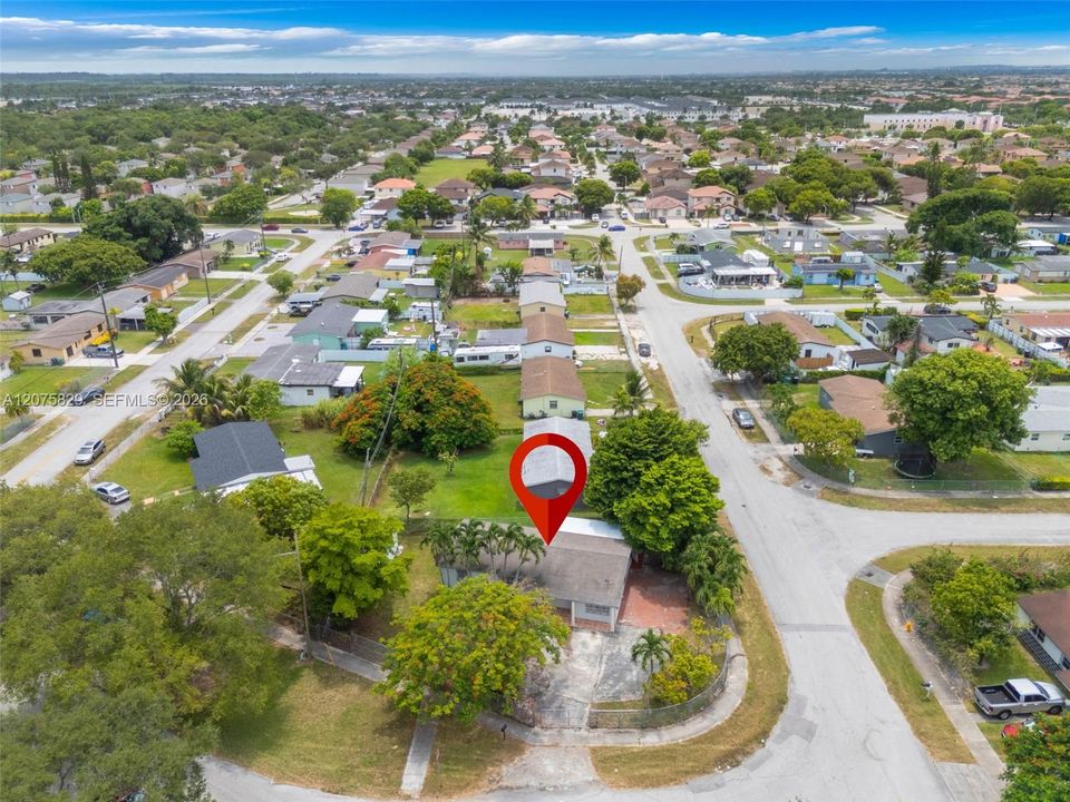 For Rent: $3,100 (3 beds, 2 baths, 1300 Square Feet)