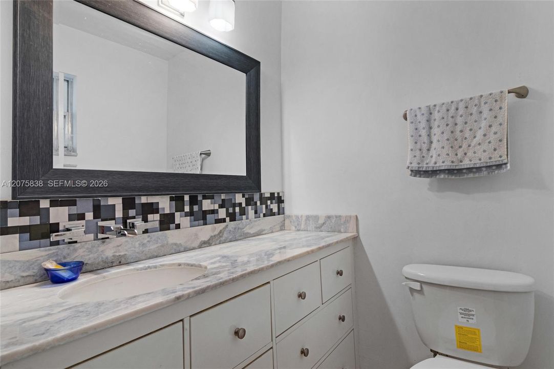 For Rent: $2,480 (1 beds, 1 baths, 828 Square Feet)
