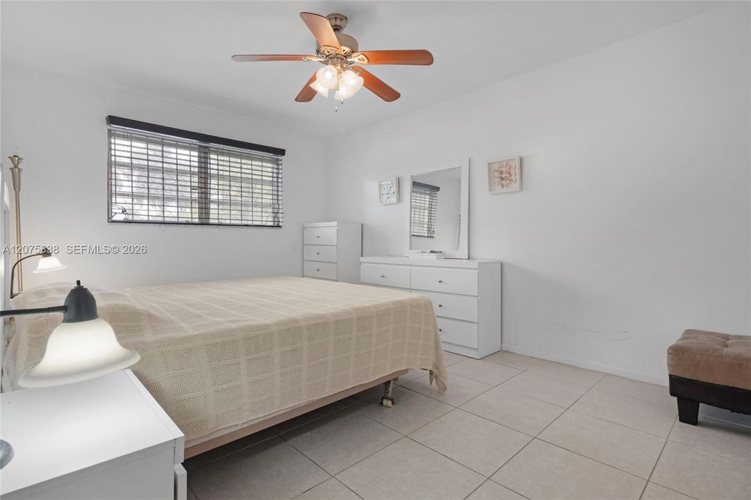 For Rent: $2,480 (1 beds, 1 baths, 828 Square Feet)