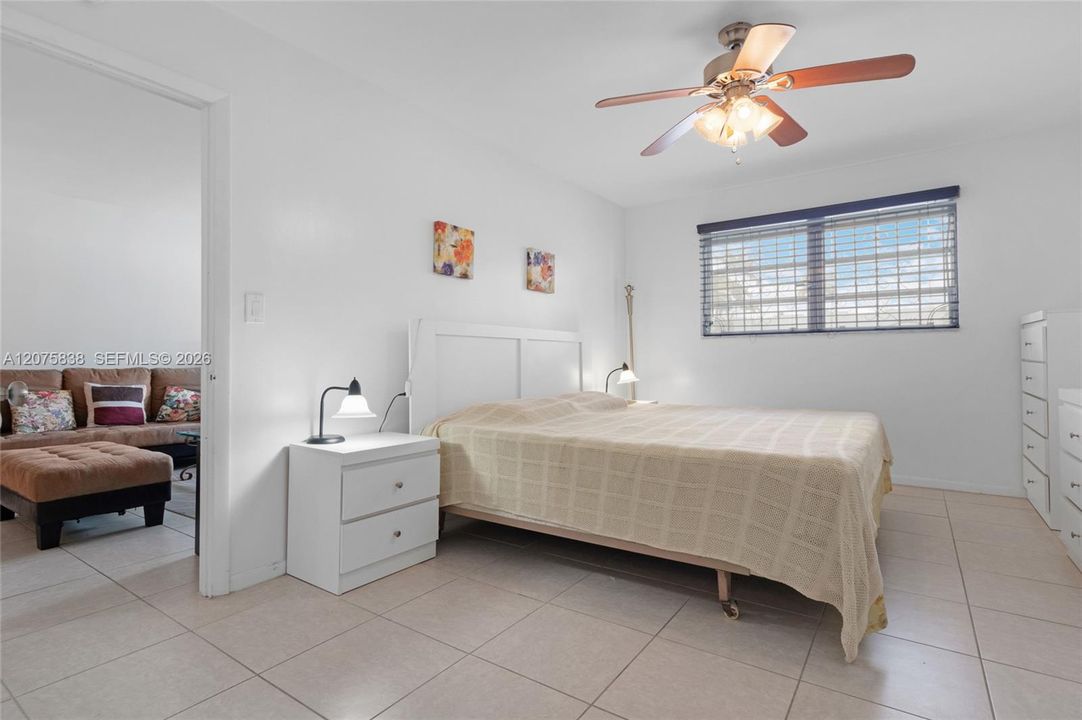 For Rent: $2,480 (1 beds, 1 baths, 828 Square Feet)