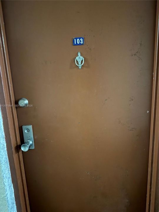En Venta: $289,000 (2 camas, 2 baños, 1086 Pies cuadrados)