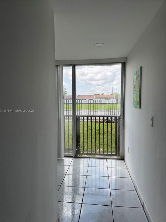 En Venta: $289,000 (2 camas, 2 baños, 1086 Pies cuadrados)