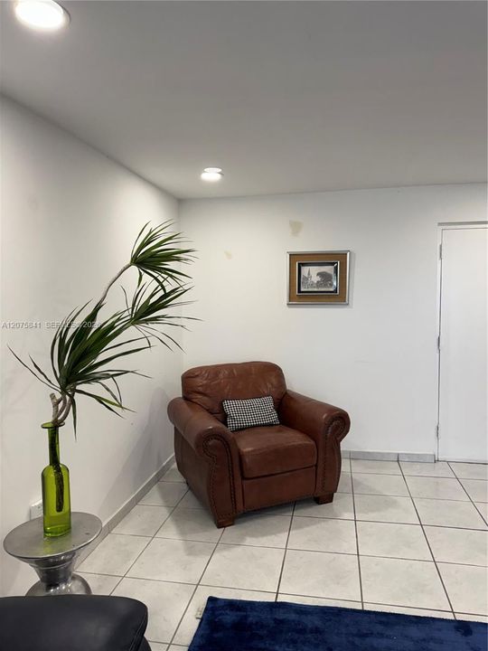 En Venta: $289,000 (2 camas, 2 baños, 1086 Pies cuadrados)