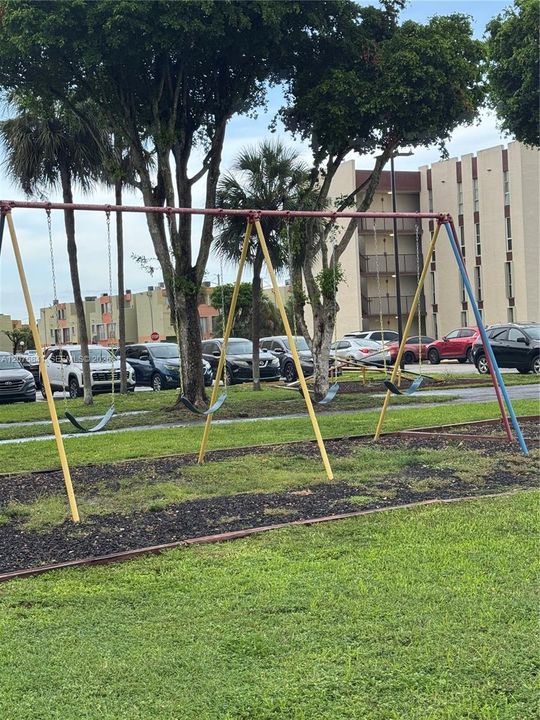 En Venta: $289,000 (2 camas, 2 baños, 1086 Pies cuadrados)