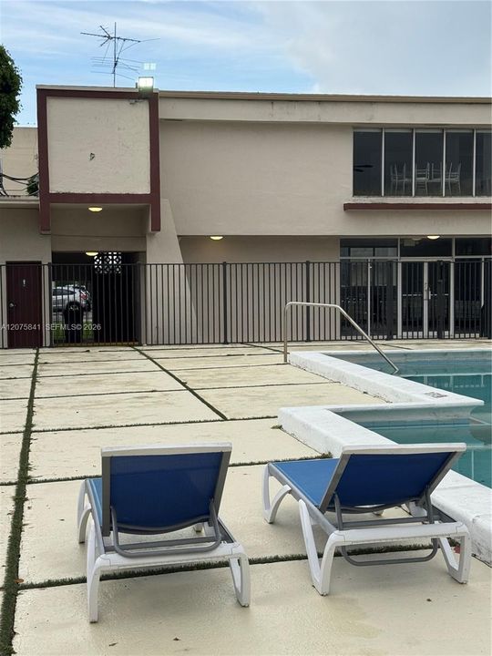 En Venta: $289,000 (2 camas, 2 baños, 1086 Pies cuadrados)