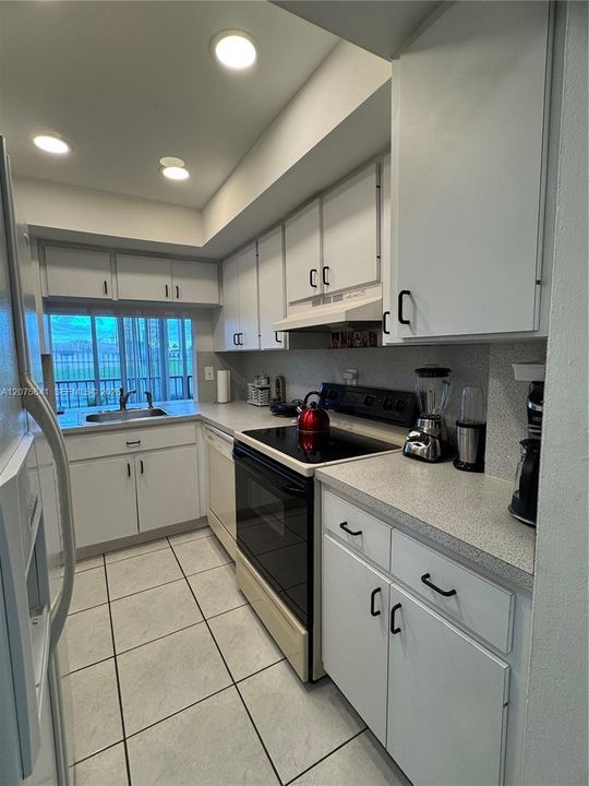 En Venta: $289,000 (2 camas, 2 baños, 1086 Pies cuadrados)