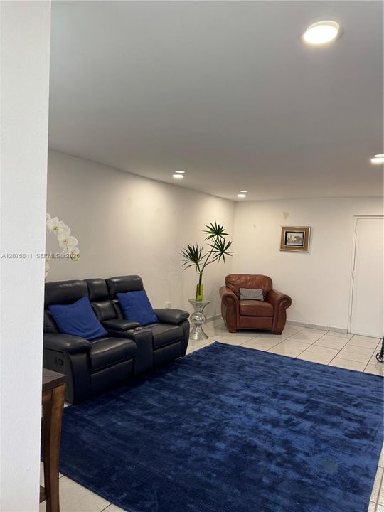 En Venta: $289,000 (2 camas, 2 baños, 1086 Pies cuadrados)