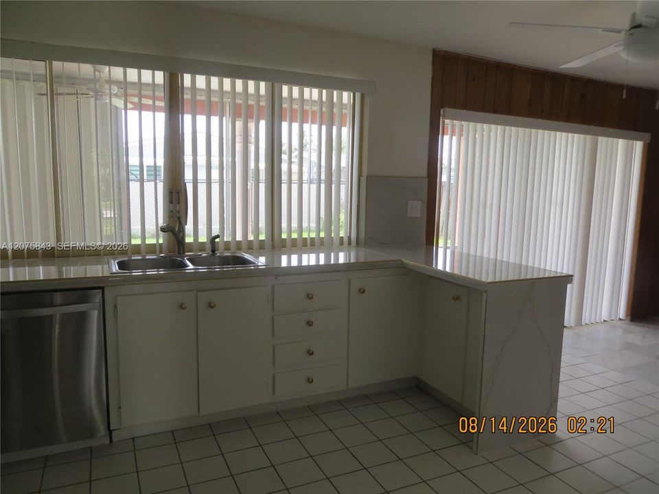 For Rent: $3,200 (3 beds, 2 baths, 1682 Square Feet)