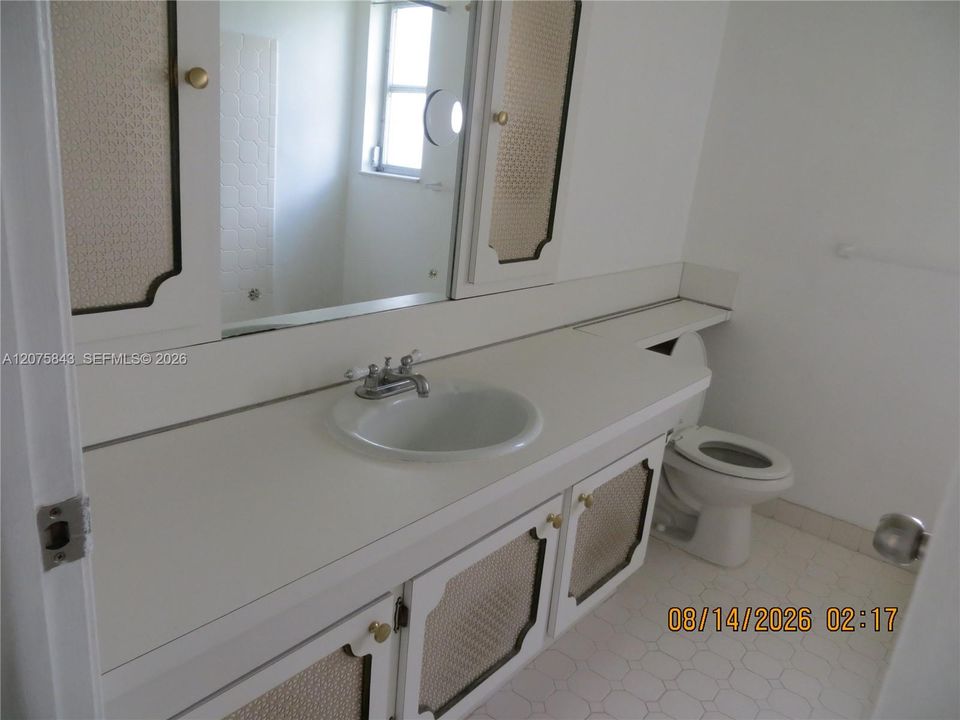 For Rent: $3,200 (3 beds, 2 baths, 1682 Square Feet)