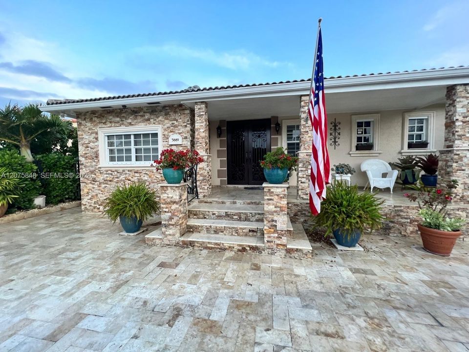В аренду: $4,400 (3 спален, 2 ванн, 2186 Квадратных фут)