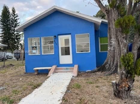 На продажу: $148,000 (2 спален, 1 ванн, 0 Квадратных фут)