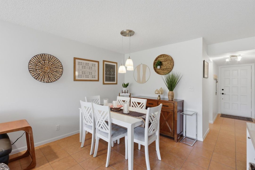 15_15.dining area