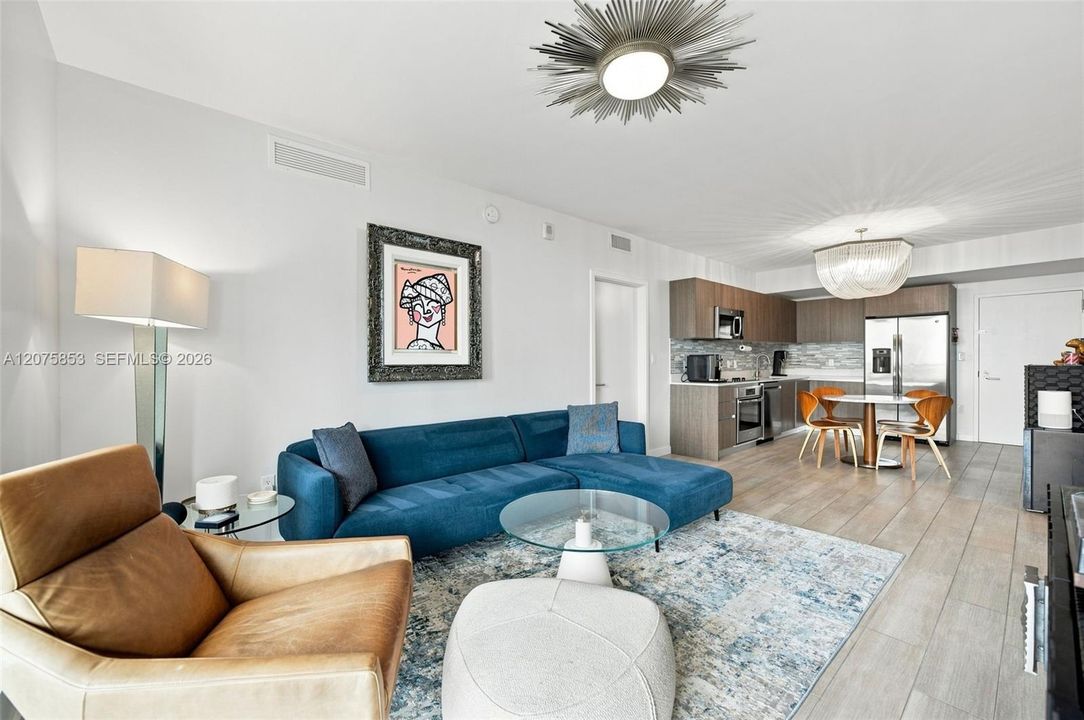 En Venta: $700,000 (2 camas, 2 baños, 942 Pies cuadrados)