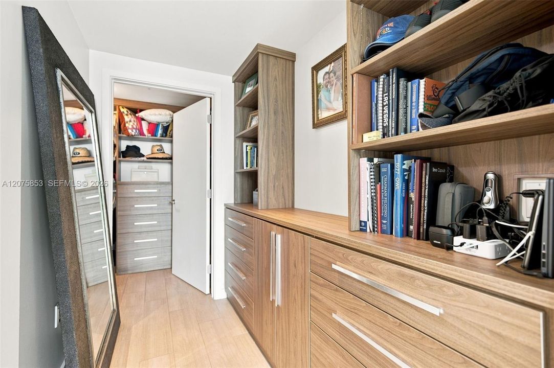En Venta: $700,000 (2 camas, 2 baños, 942 Pies cuadrados)
