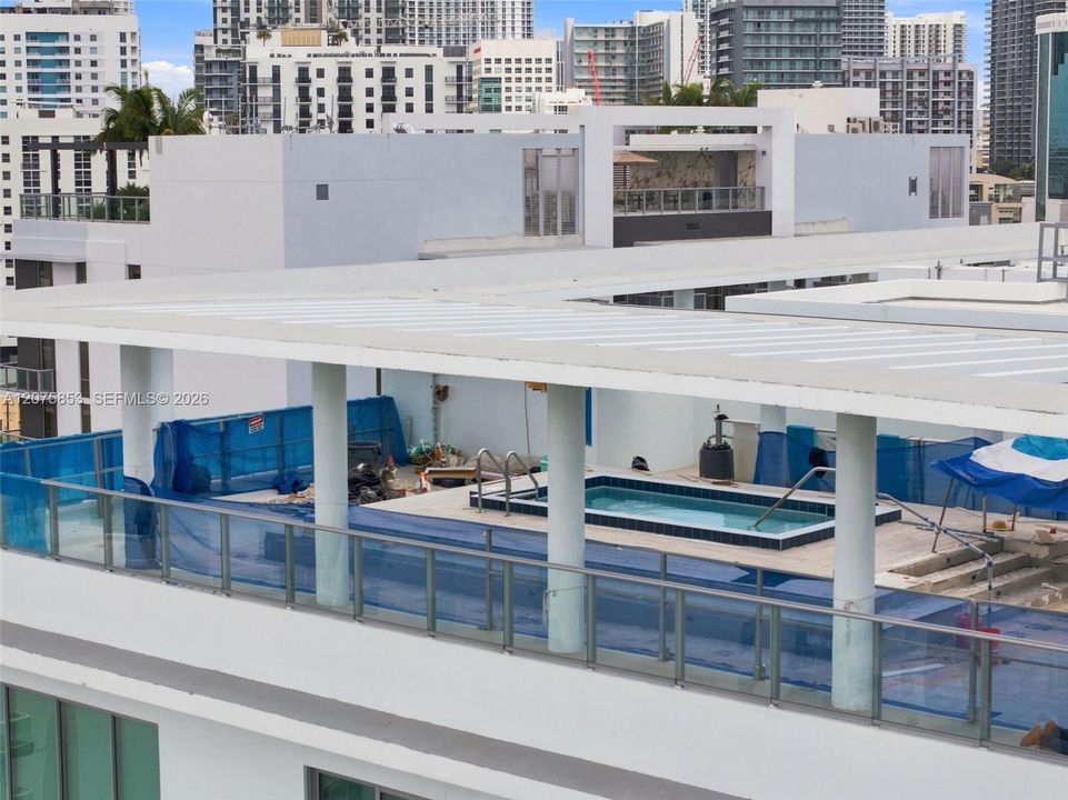 En Venta: $700,000 (2 camas, 2 baños, 942 Pies cuadrados)