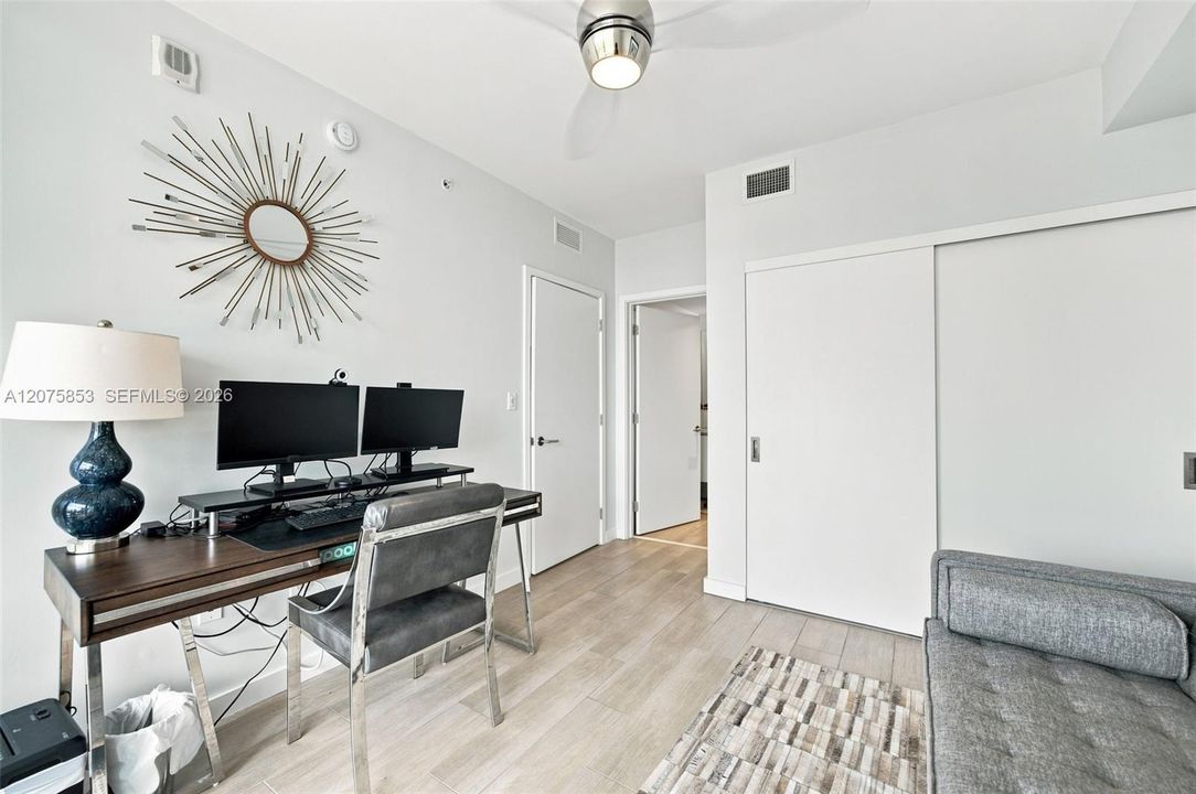 En Venta: $700,000 (2 camas, 2 baños, 942 Pies cuadrados)