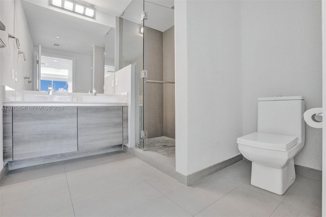 For Rent: $5,900 (2 beds, 2 baths, 1134 Square Feet)