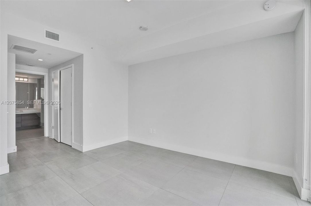 For Rent: $5,900 (2 beds, 2 baths, 1134 Square Feet)