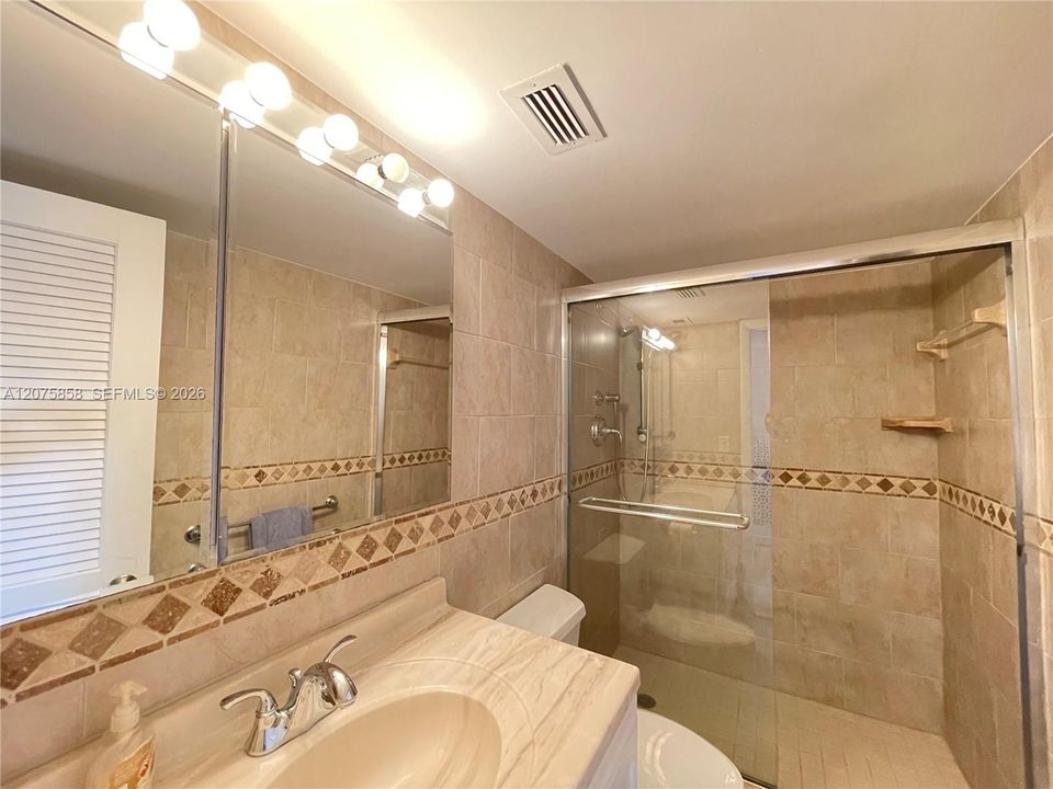 В аренду: $11,000 (3 спален, 3 ванн, 1772 Квадратных фут)