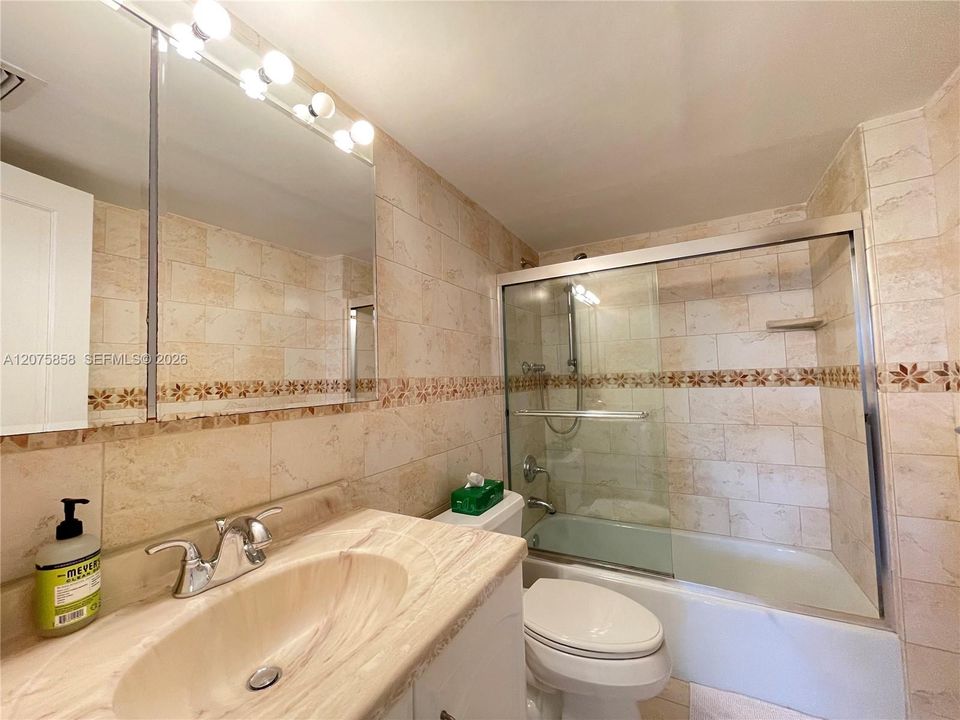 В аренду: $11,000 (3 спален, 3 ванн, 1772 Квадратных фут)