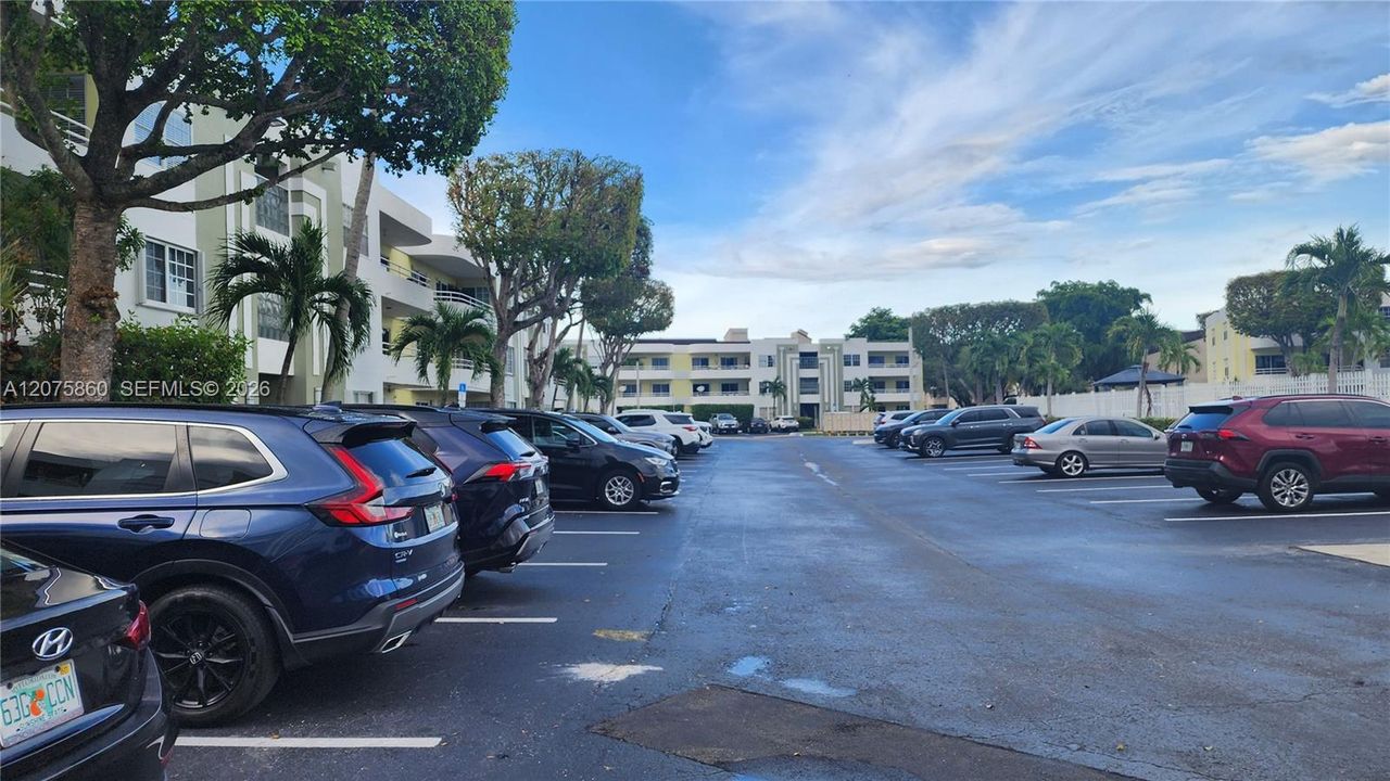 Recently Rented: $2,200 (2 beds, 2 baths, 1050 Square Feet)