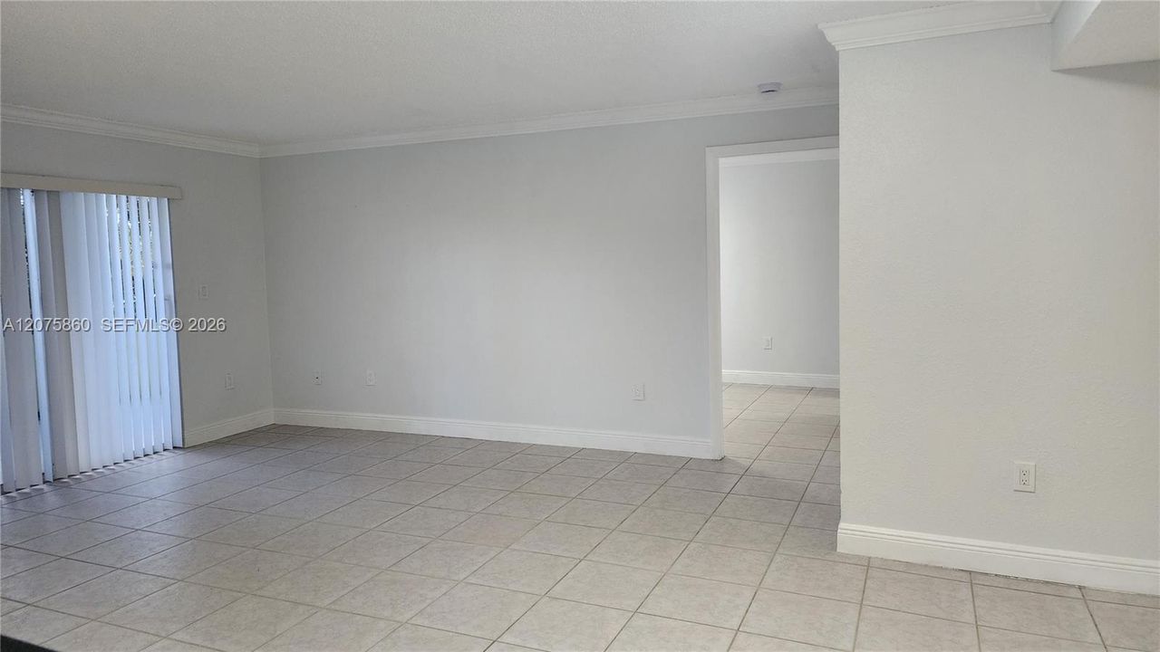 Recently Rented: $2,200 (2 beds, 2 baths, 1050 Square Feet)