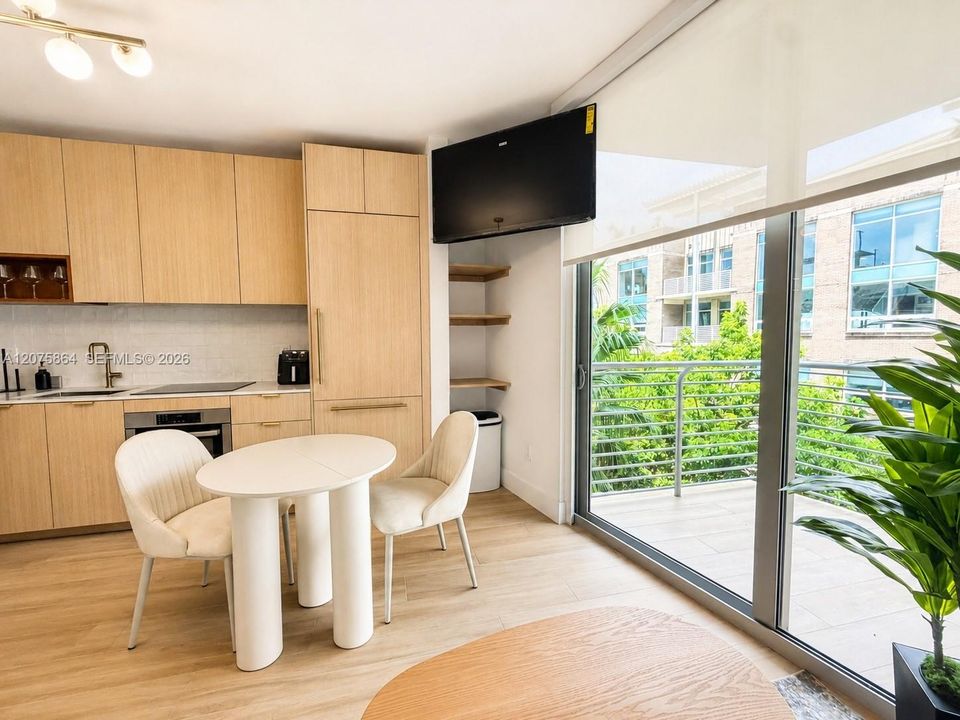 For Rent: $3,250 (0 beds, 1 baths, 537 Square Feet)