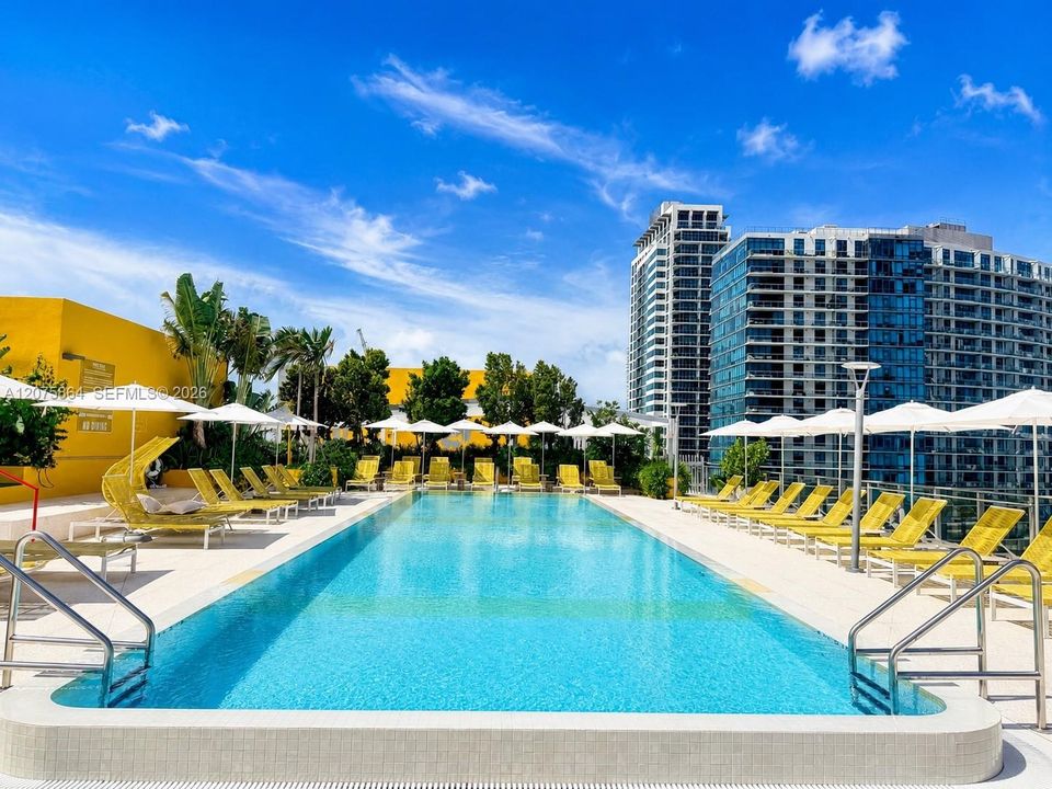 For Rent: $3,250 (0 beds, 1 baths, 537 Square Feet)