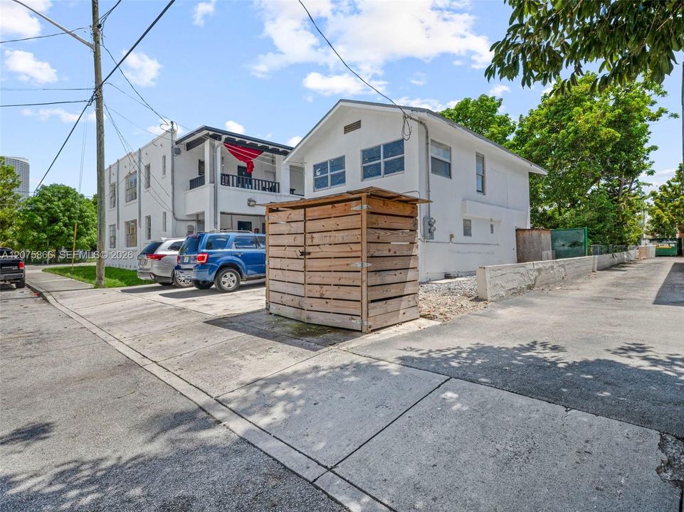 For Sale: $1,649,999 (12 beds, 6 baths, 4658 Square Feet)