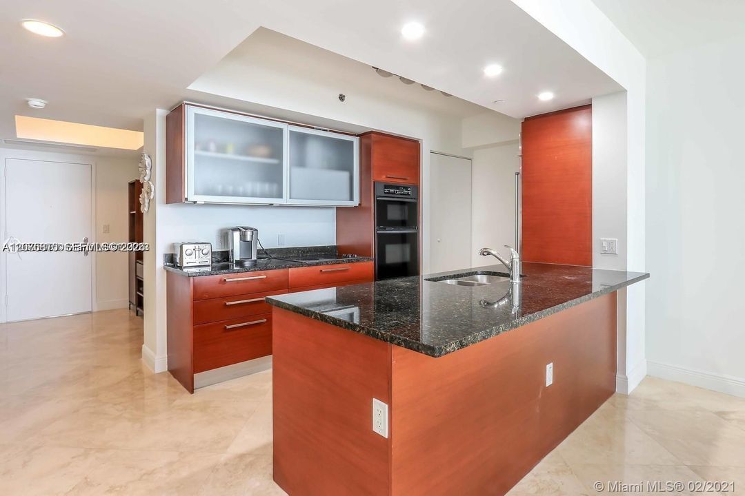 For Rent: $6,000 (3 beds, 3 baths, 1675 Square Feet)