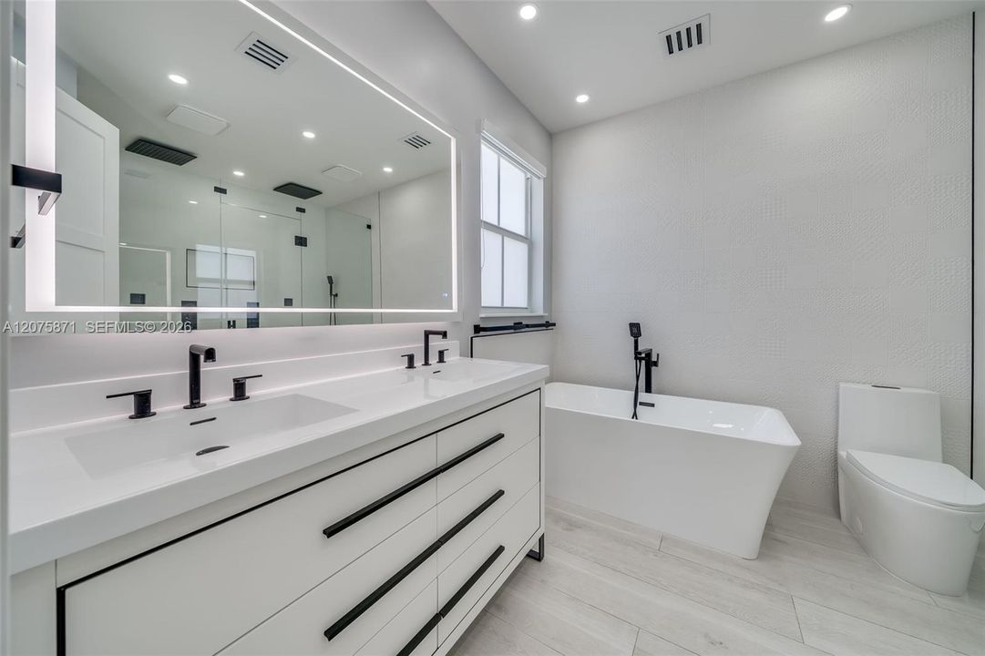 В аренду: $3,695 (3 спален, 2 ванн, 1777 Квадратных фут)