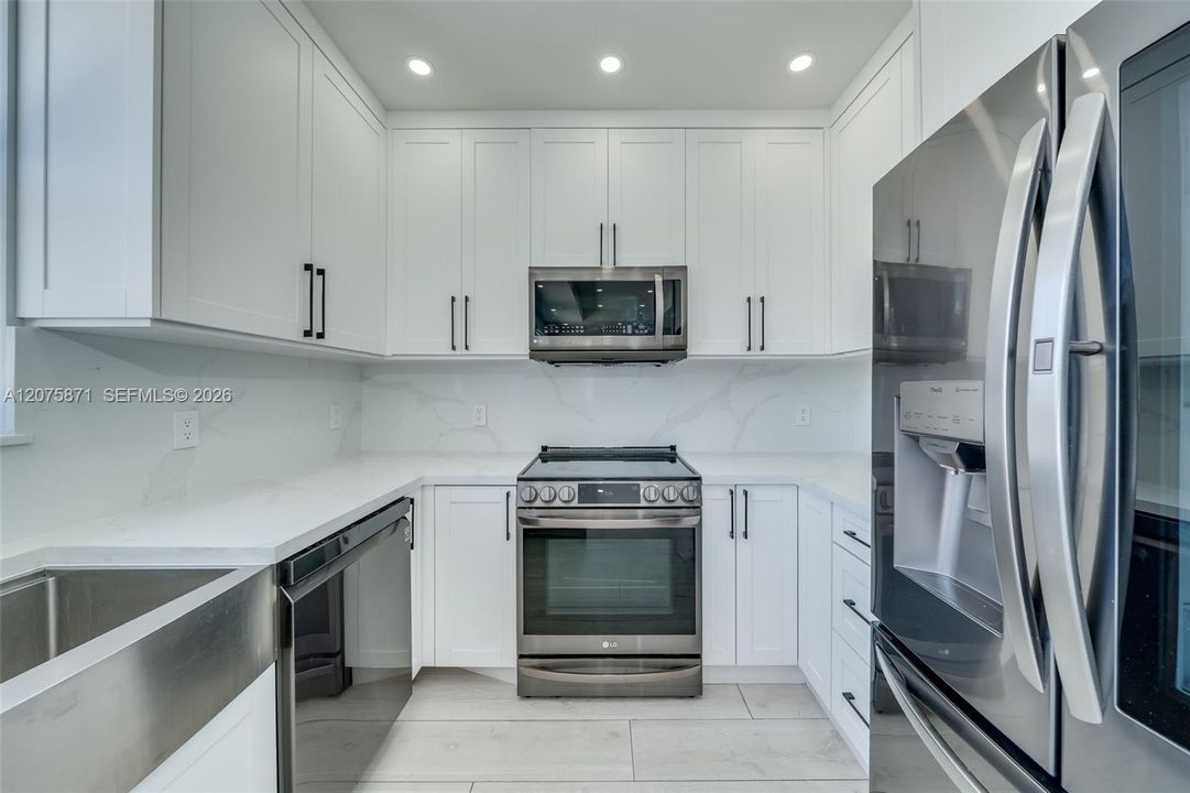 В аренду: $3,695 (3 спален, 2 ванн, 1777 Квадратных фут)