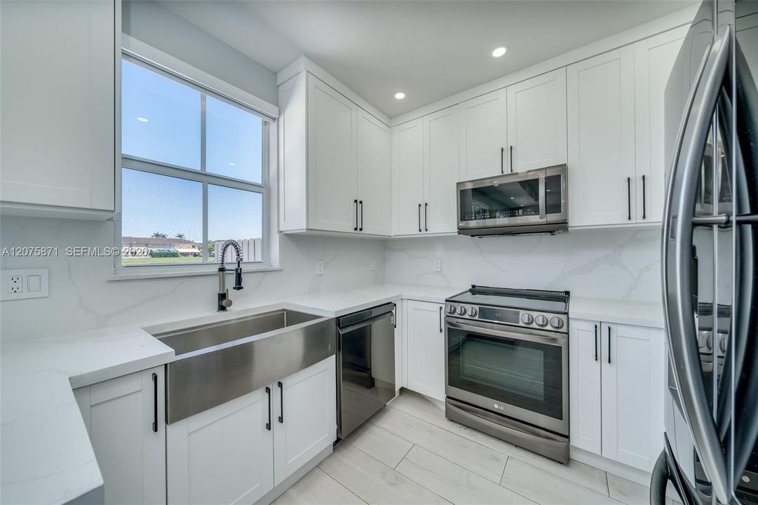 В аренду: $3,695 (3 спален, 2 ванн, 1777 Квадратных фут)
