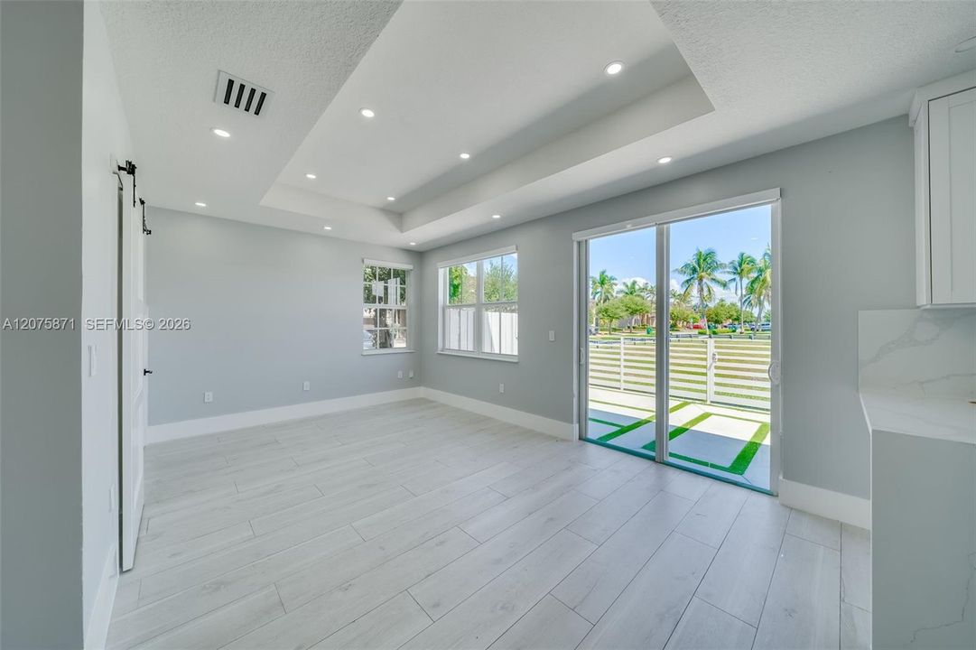 В аренду: $3,695 (3 спален, 2 ванн, 1777 Квадратных фут)