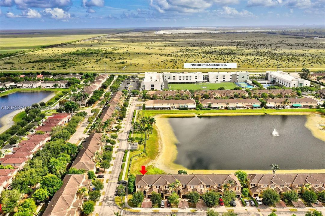 В аренду: $3,695 (3 спален, 2 ванн, 1777 Квадратных фут)