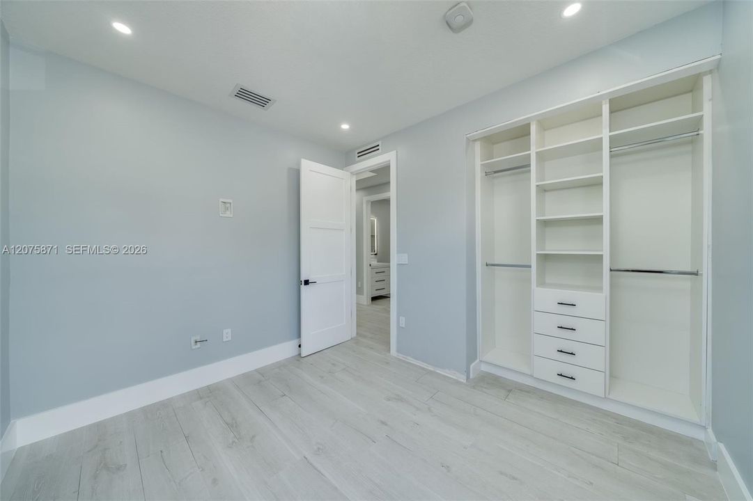 В аренду: $3,695 (3 спален, 2 ванн, 1777 Квадратных фут)