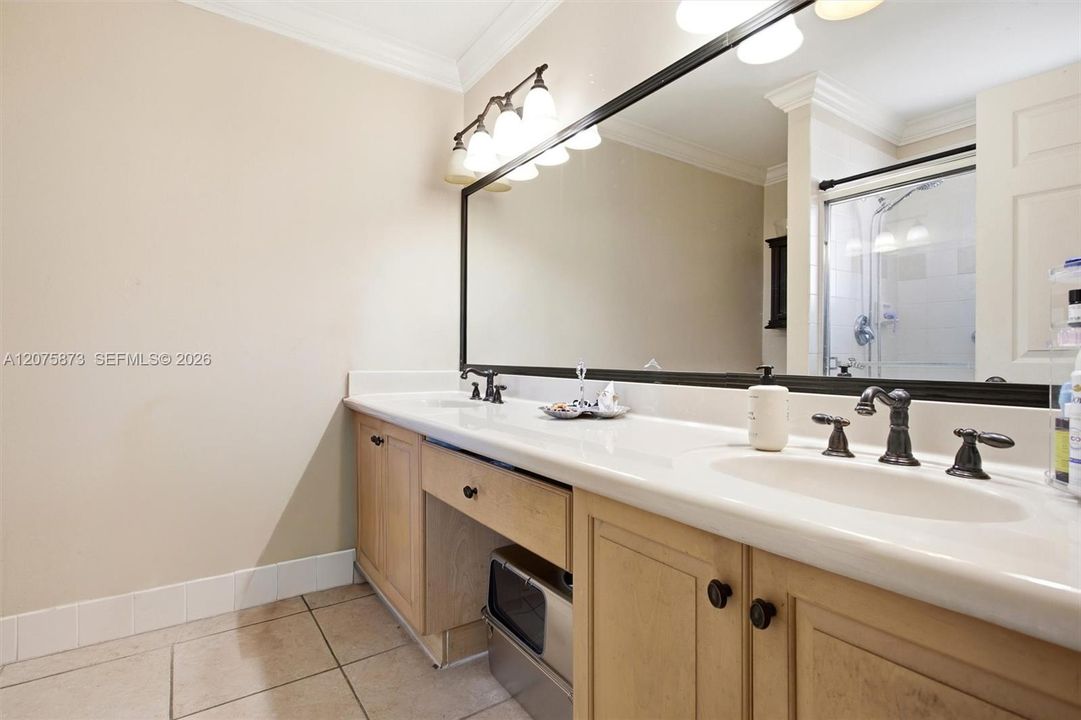 For Sale: $515,000 (3 beds, 2 baths, 1667 Square Feet)