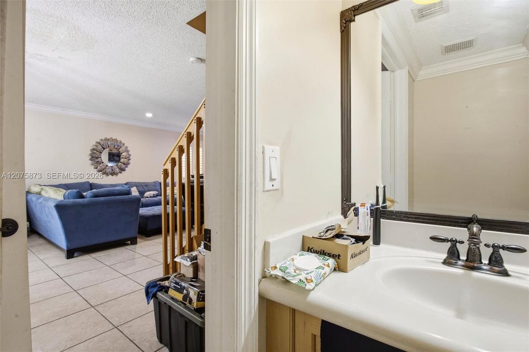 For Sale: $515,000 (3 beds, 2 baths, 1667 Square Feet)