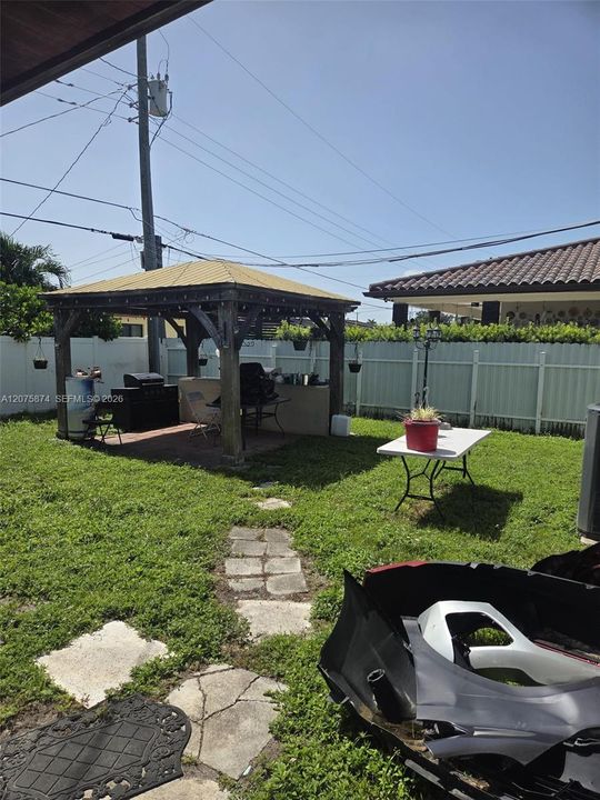 En Venta: $620,000 (3 camas, 2 baños, 1123 Pies cuadrados)