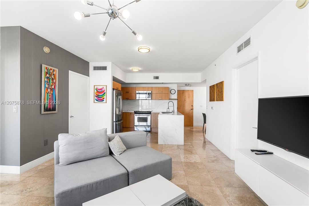 For Rent: $4,200 (2 beds, 2 baths, 1030 Square Feet)