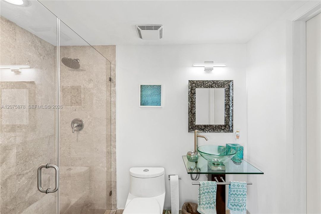 For Rent: $4,200 (2 beds, 2 baths, 1030 Square Feet)