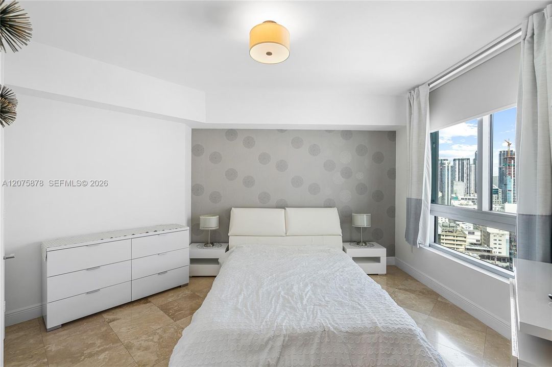For Rent: $4,200 (2 beds, 2 baths, 1030 Square Feet)